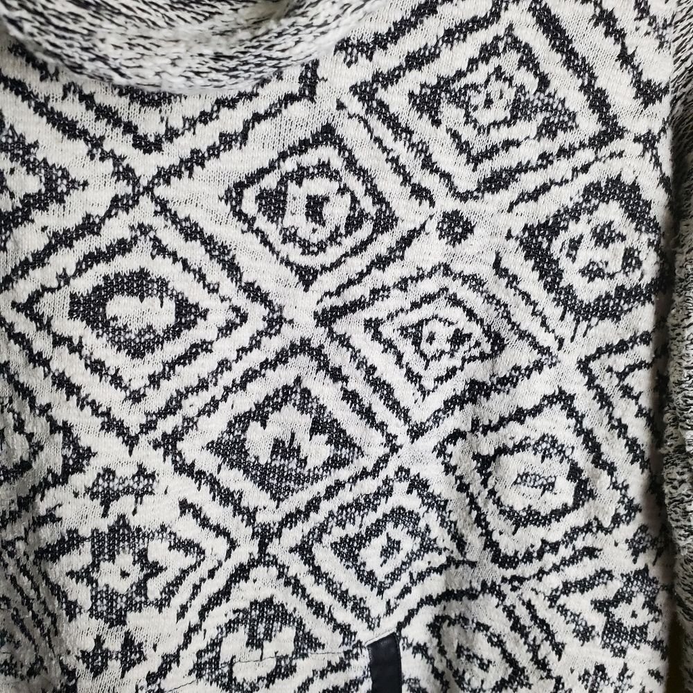 Soft Surroundings Patterned Tunic Size Medium - image 6